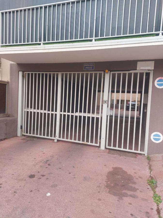Residence D'Anjou - Grand Studio Avec Balcon Et Parking Privatif Perpignan Dış mekan fotoğraf